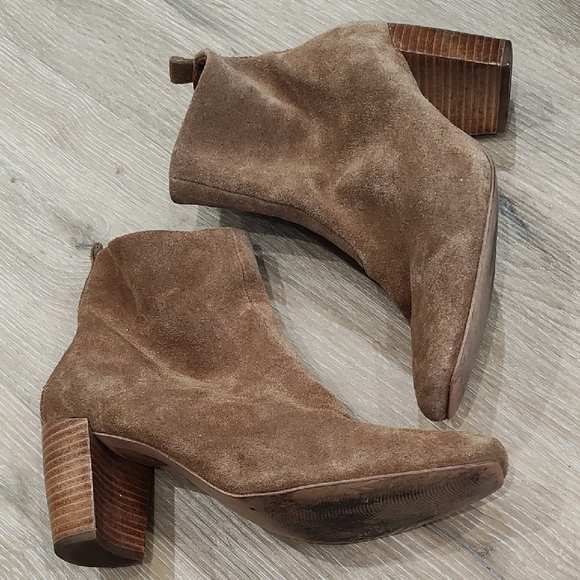 Halston Brown Women's Suede Ankle Boots - Picture 1 of 12